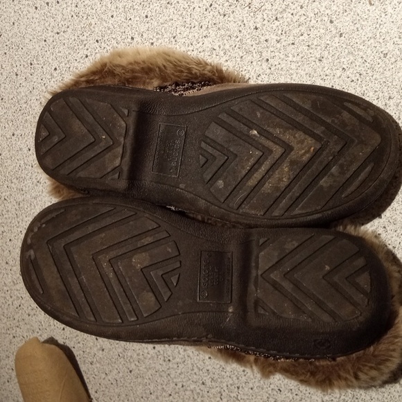 Isotoner slippers size 9.5-10 - Picture 4 of 5